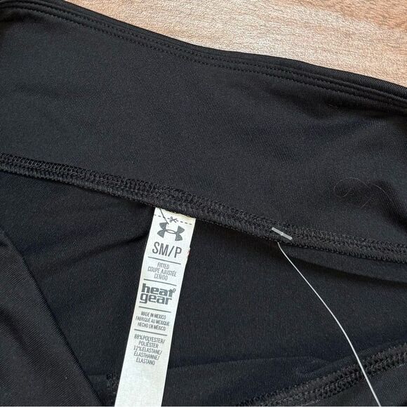 NWT Black UNDER ARMOUR Fitted Capri Leggings UA Size S - Picture 5 of 6